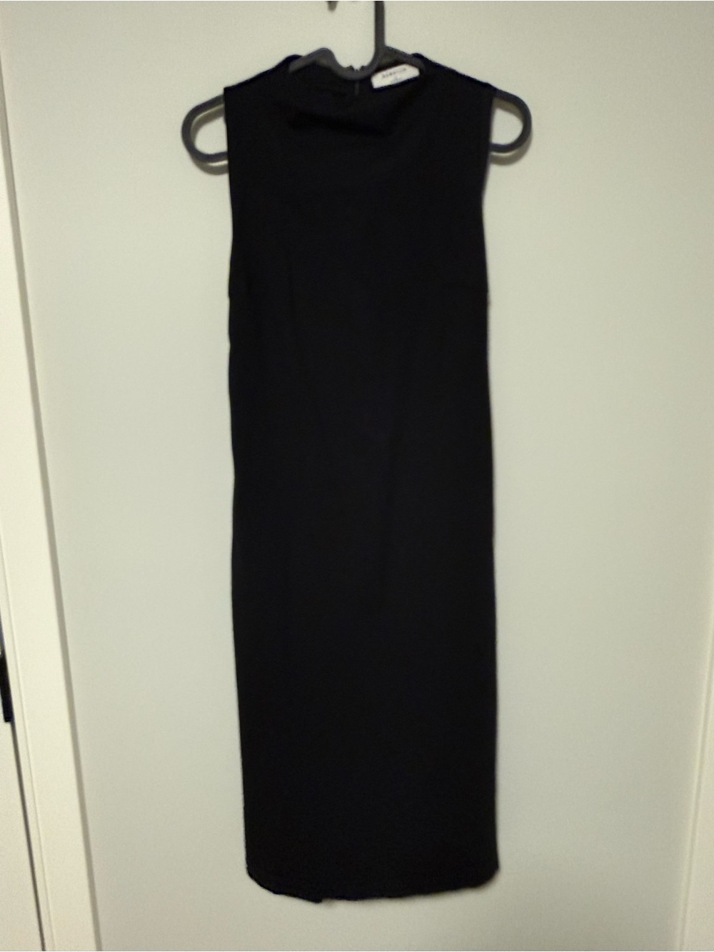 Babaton Black Sleeveless Midi Shift Dress